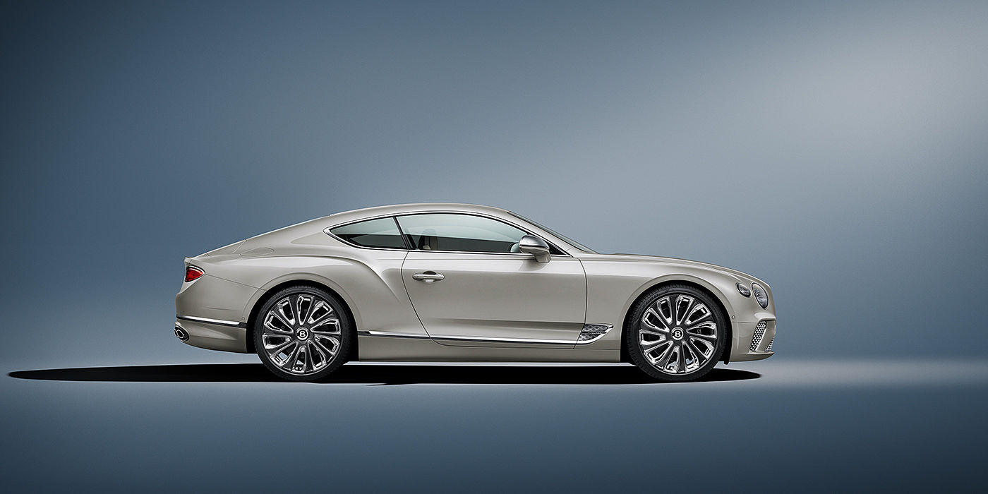 Bentley Padova Bentley Continental GT Mulliner coupe in White Sand paint front 34